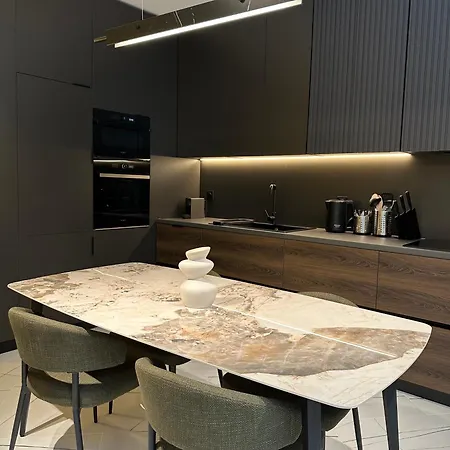 Lily's Maison Ii The Horizon *